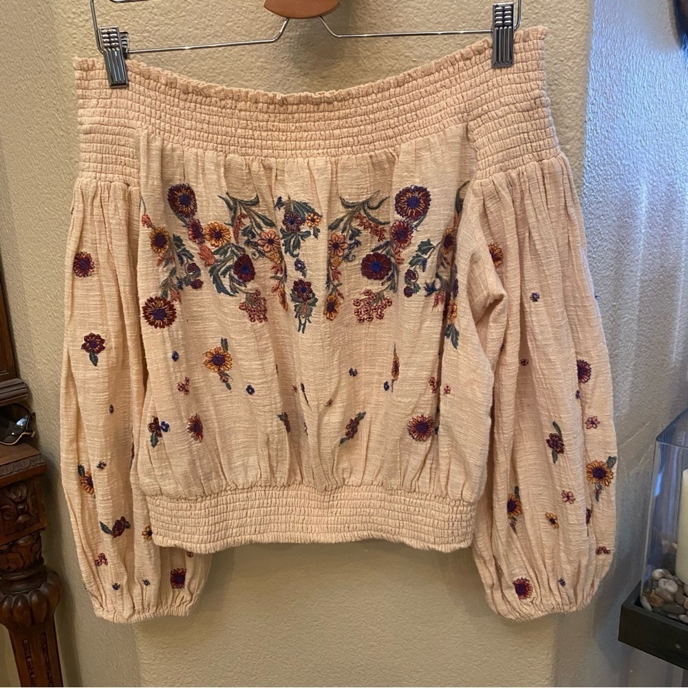 FREE PEOPLE Women Off The Shoulder Floral Embroidery Saachi Smocked Top-Medium